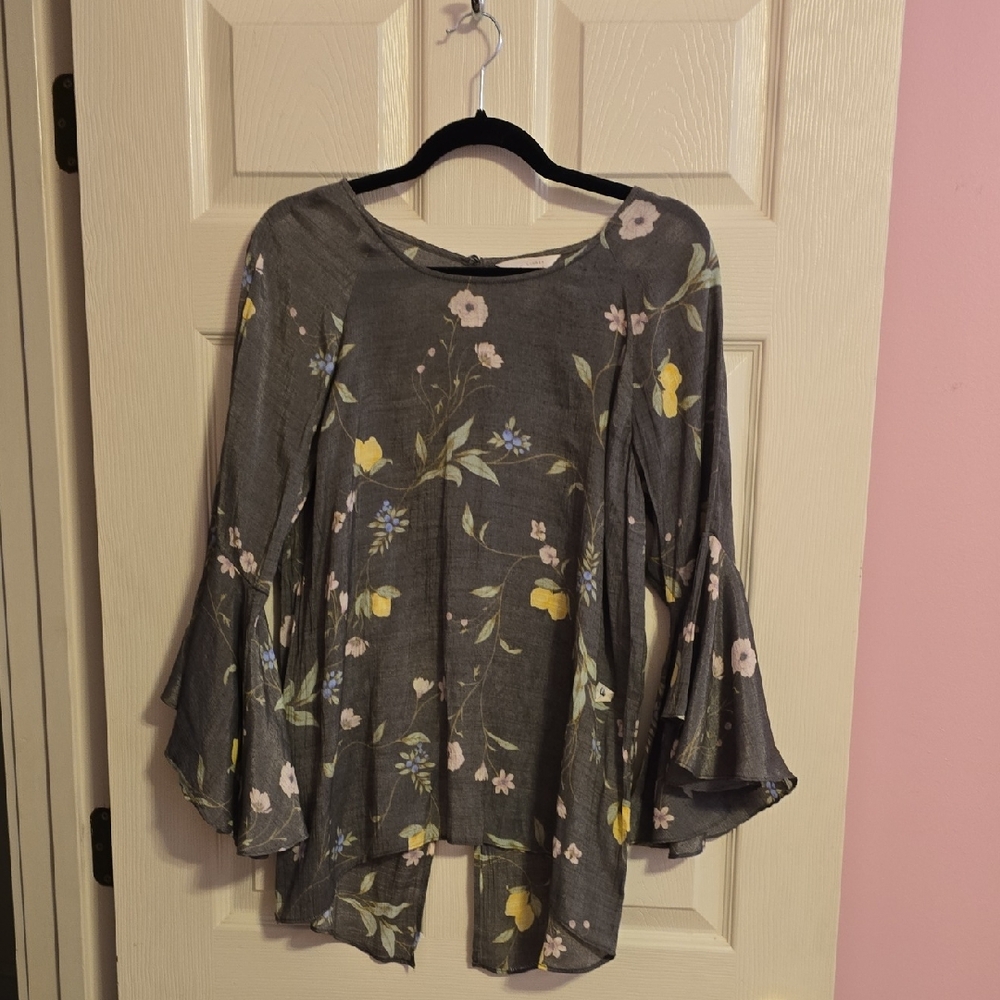 LC‎ Lauren Conrad Gray Floral Blouse